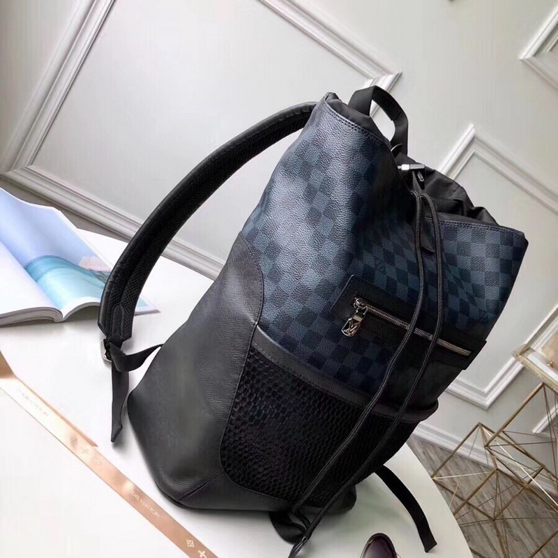 LV Backpack 1;1 Quality-143