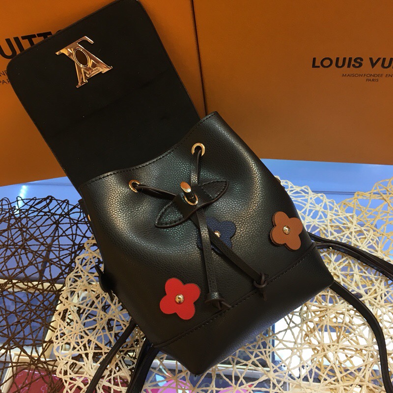 LV Backpack 1;1 Quality-154