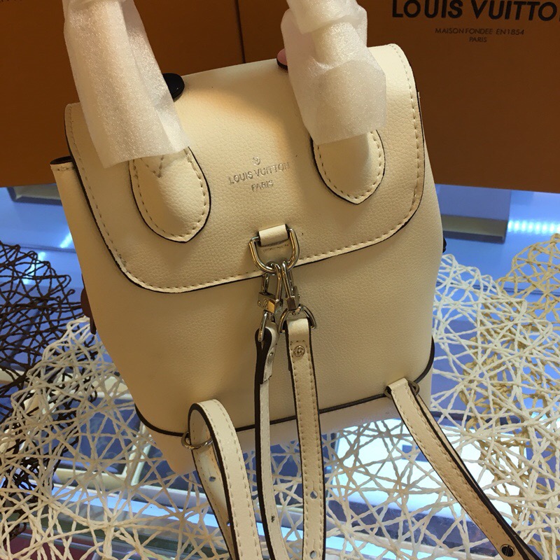 LV Backpack 1;1 Quality-156