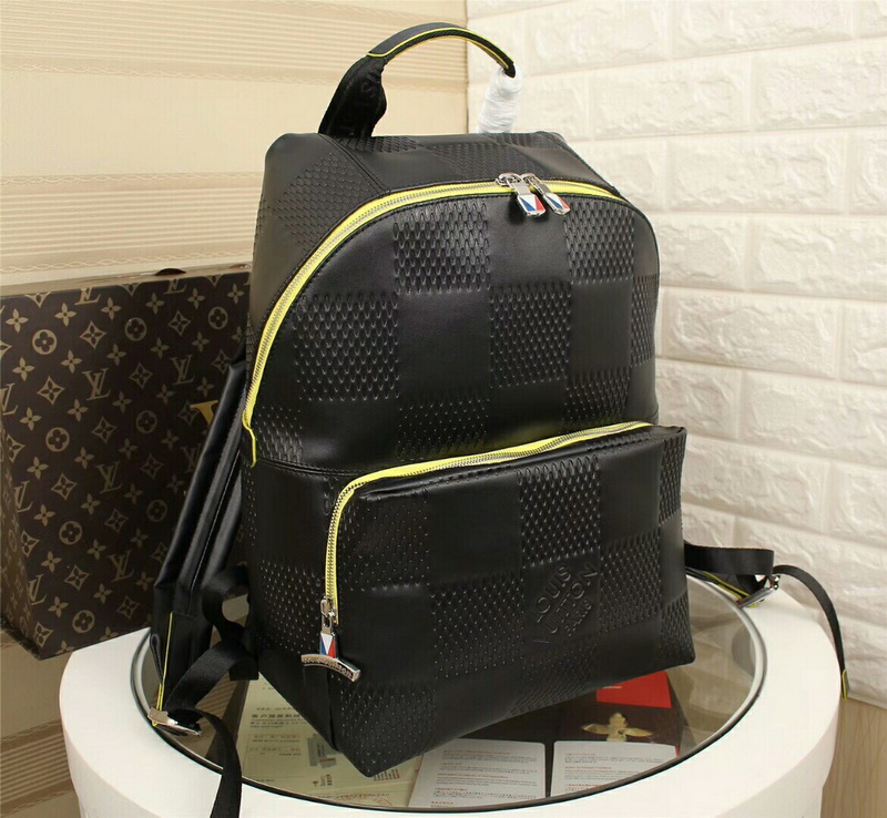 LV Backpack 1;1 Quality-160