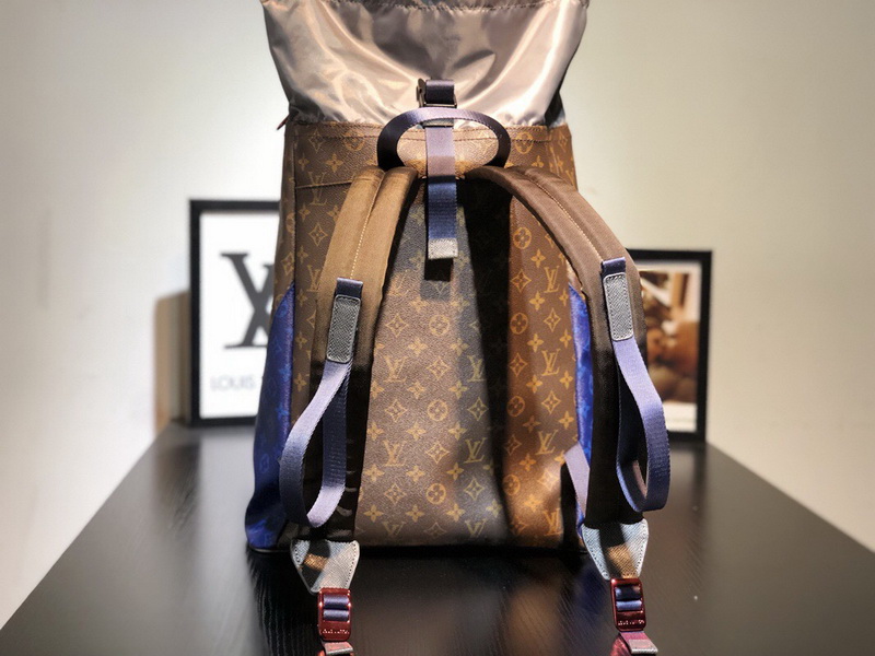 LV Backpack 1;1 Quality-161