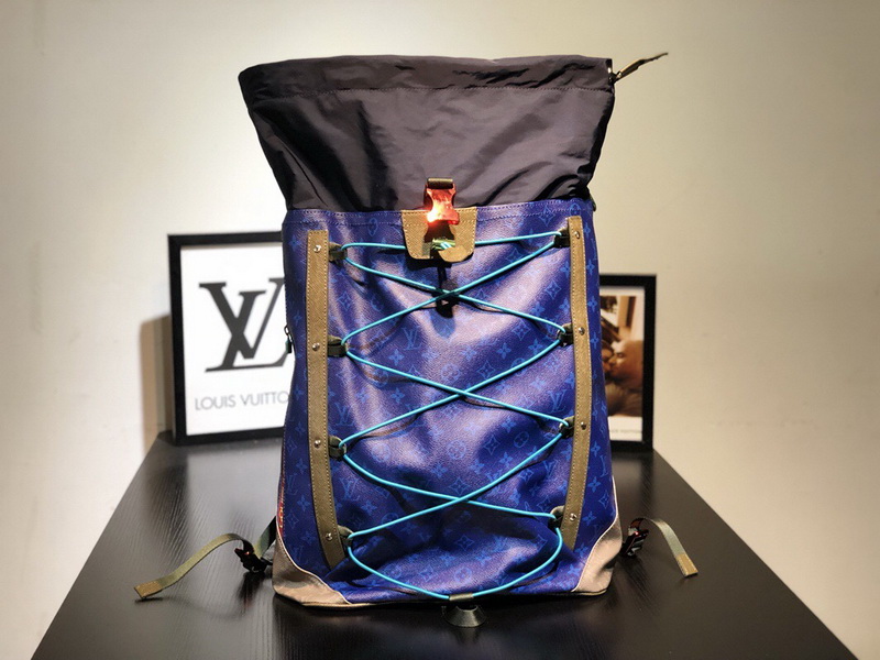 LV Backpack 1;1 Quality-162