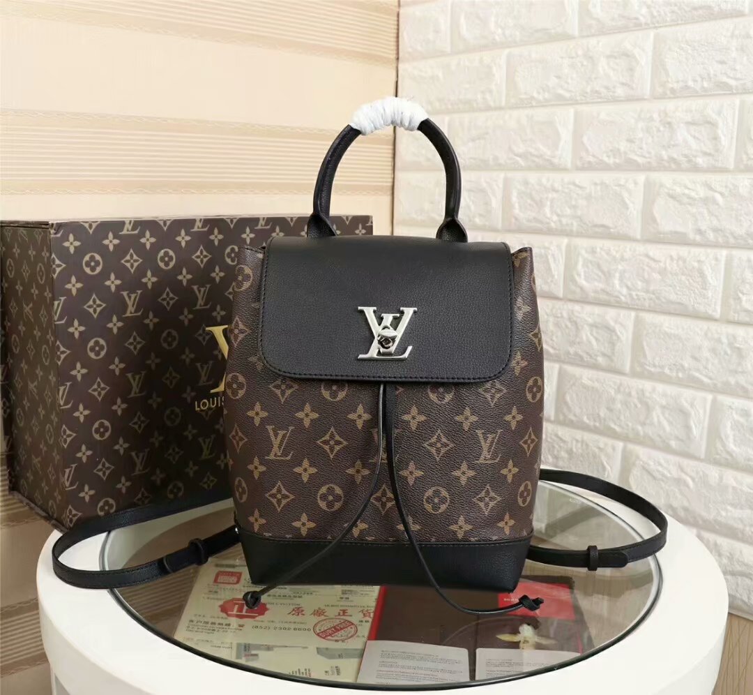 LV Backpack 1;1 Quality-170