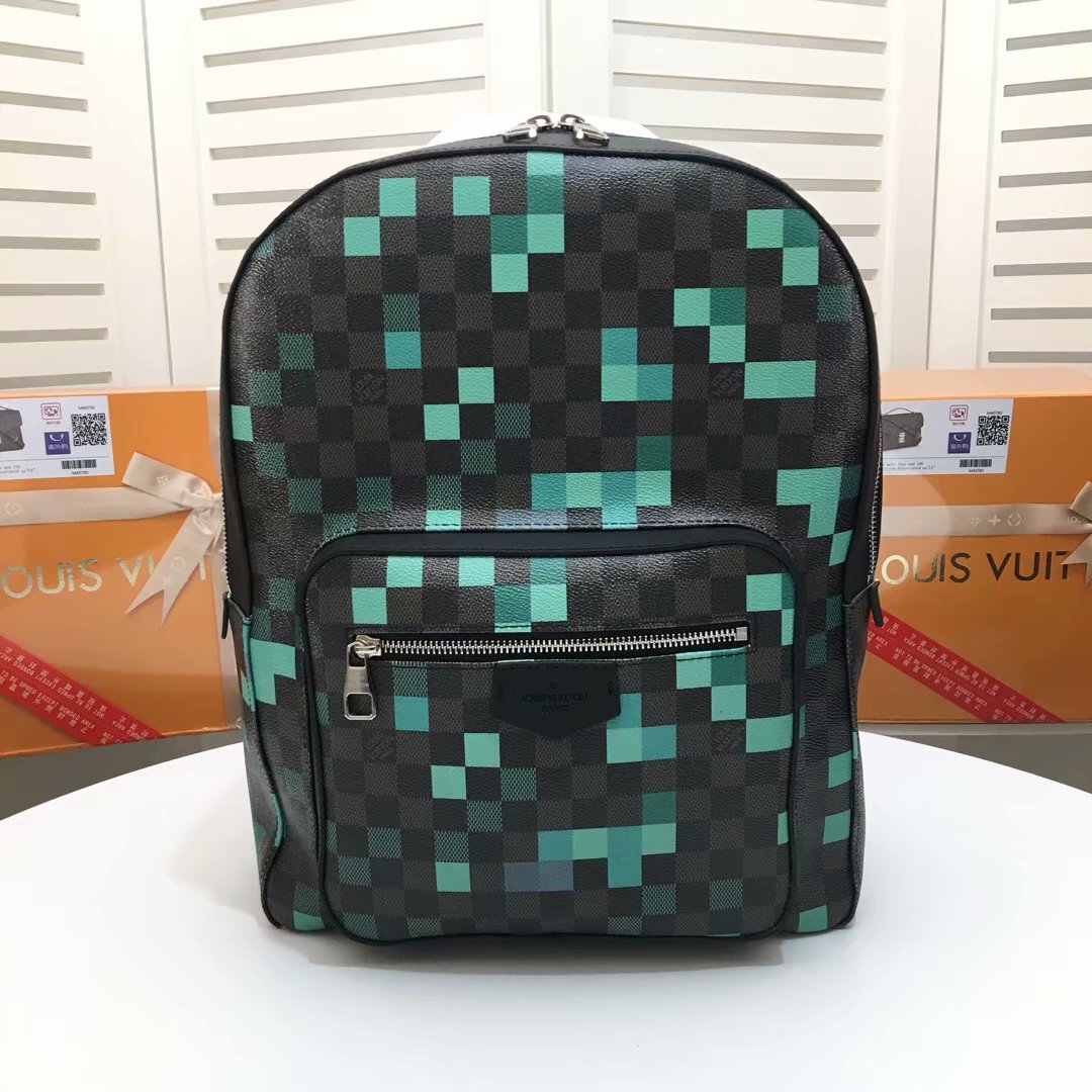 LV Backpack 1;1 Quality-212