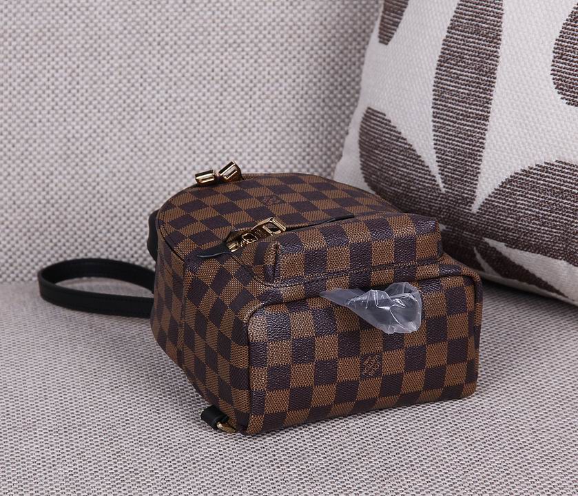 LV Backpack 11 Quality-020