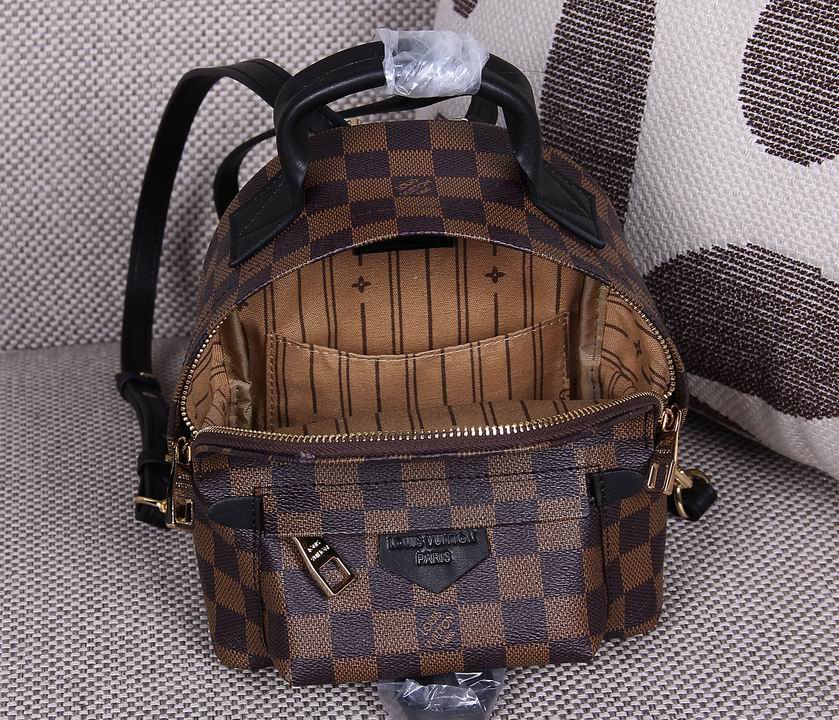 LV Backpack 11 Quality-020
