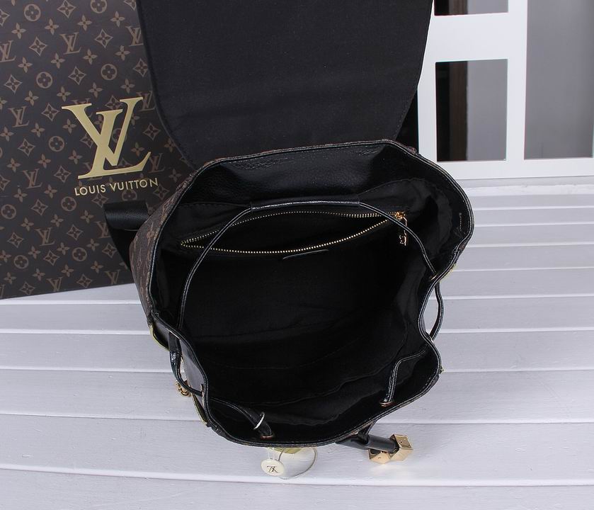 LV Backpack 11 Quality-022