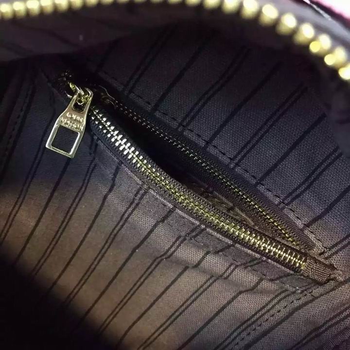 LV Backpack 11 Quality-023
