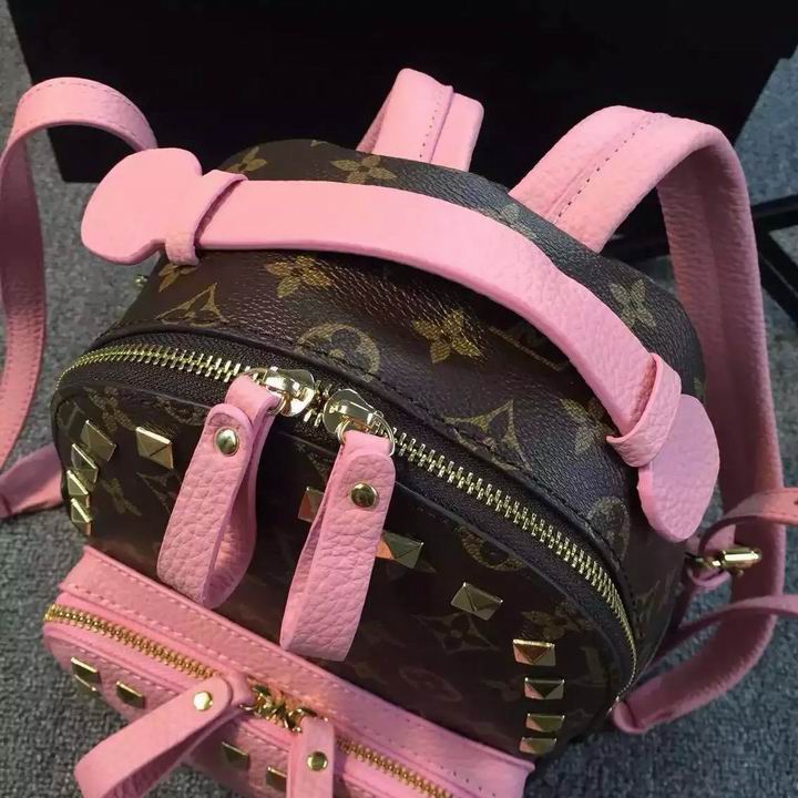 LV Backpack 11 Quality-023