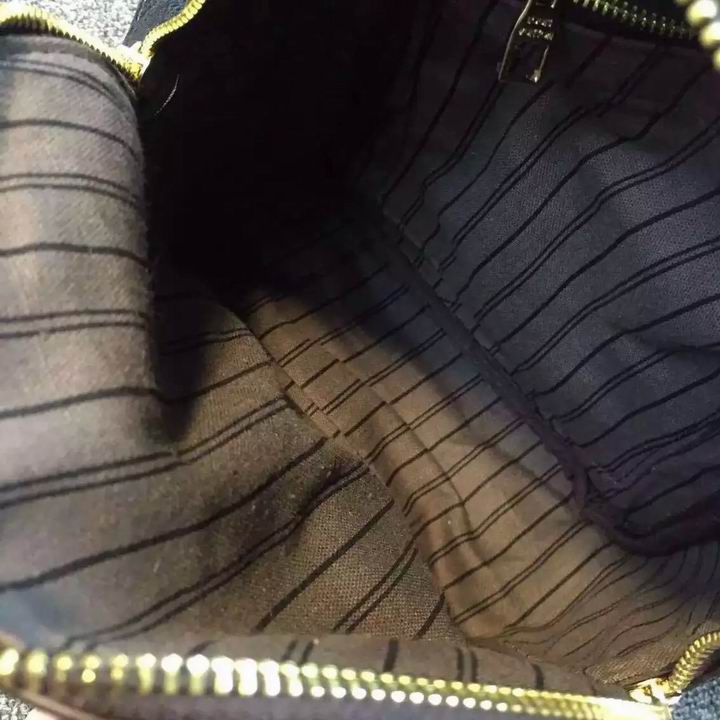 LV Backpack 11 Quality-024