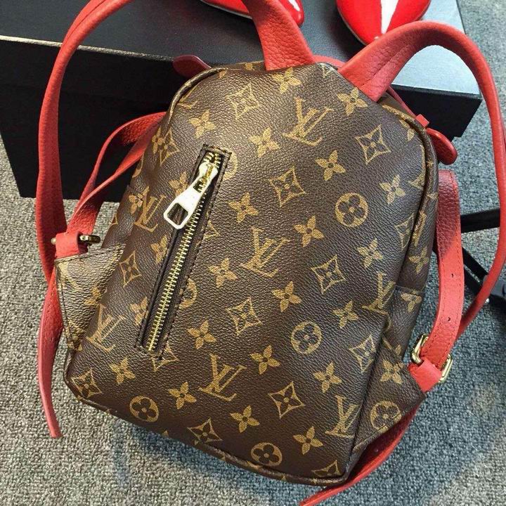 LV Backpack 11 Quality-025