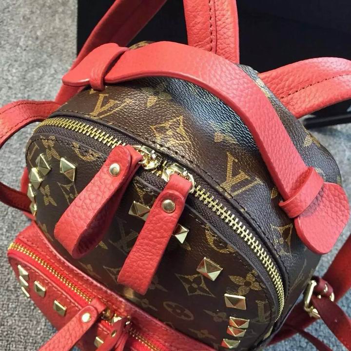 LV Backpack 11 Quality-025