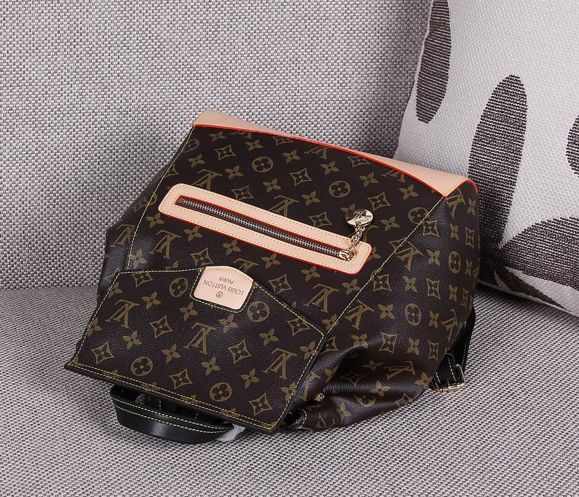 LV Backpack 11 Quality-026