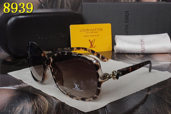 LV Sunglasses AAA-377