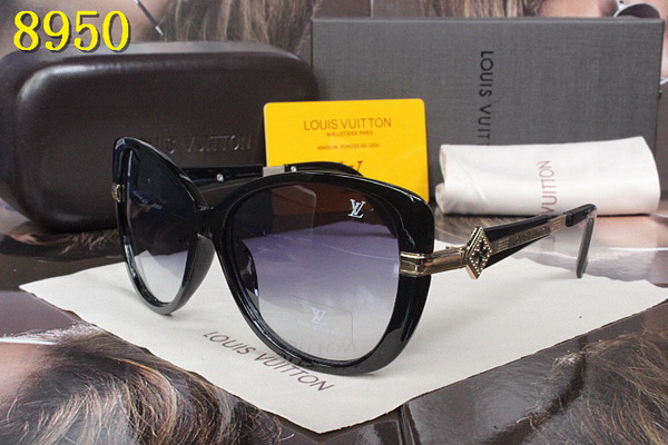 LV Sunglasses AAA-382
