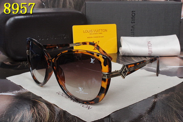 LV Sunglasses AAA-388
