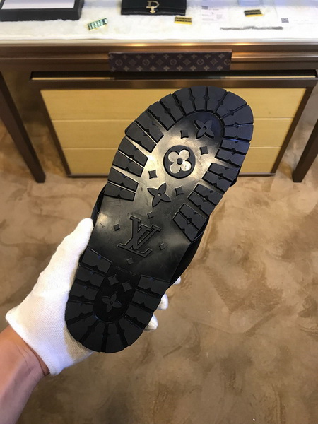 LV men slippers AAA-323(38-45)