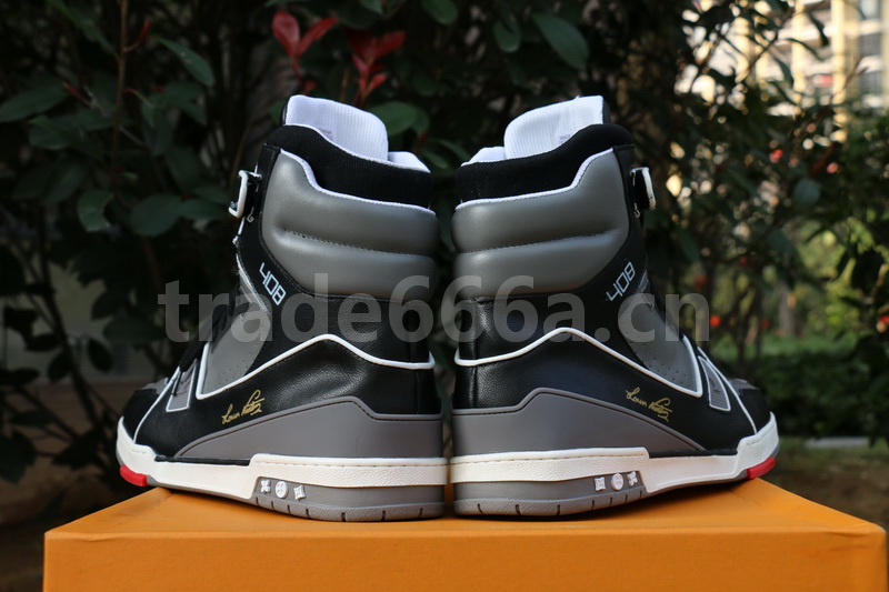 LV Men shoes 1;1 quality-2192