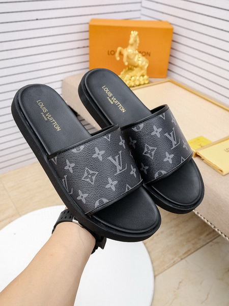LV men slippers AAA-649