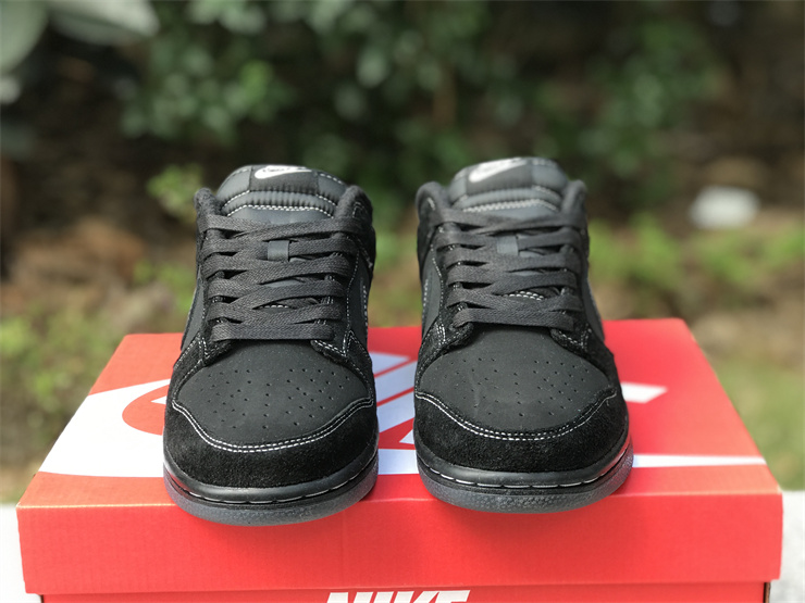 Authentic Nike Dunk Low Black