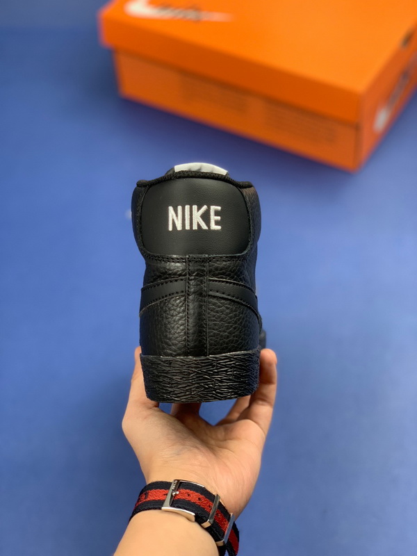 Authentic Nike Blazer Mid Retro