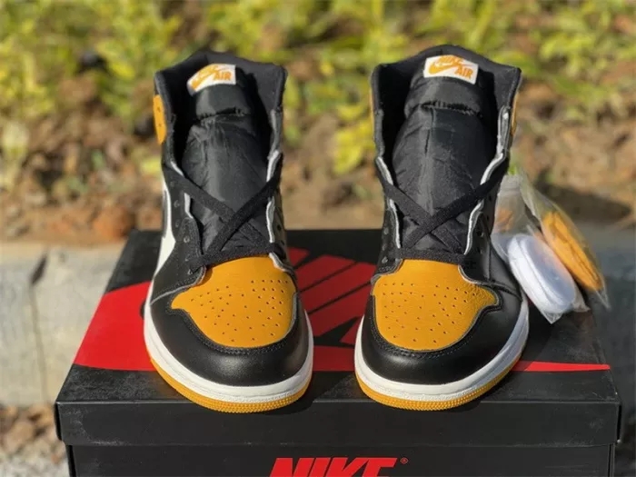 Authentic Air Jordan 1 Yellow Toe(restock)